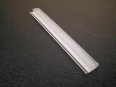 PLAKATHOLDER PLAST LENGDE:15cm